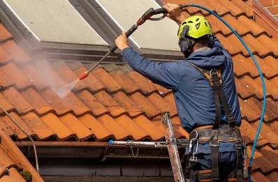 Démoussage et hydrofuge de toiture à Quarouble